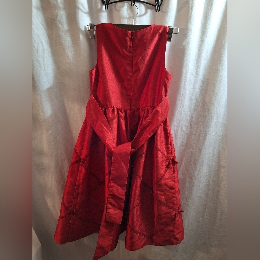 Girls Elegant Red Sleeveless Dress - Picture 4 of 5